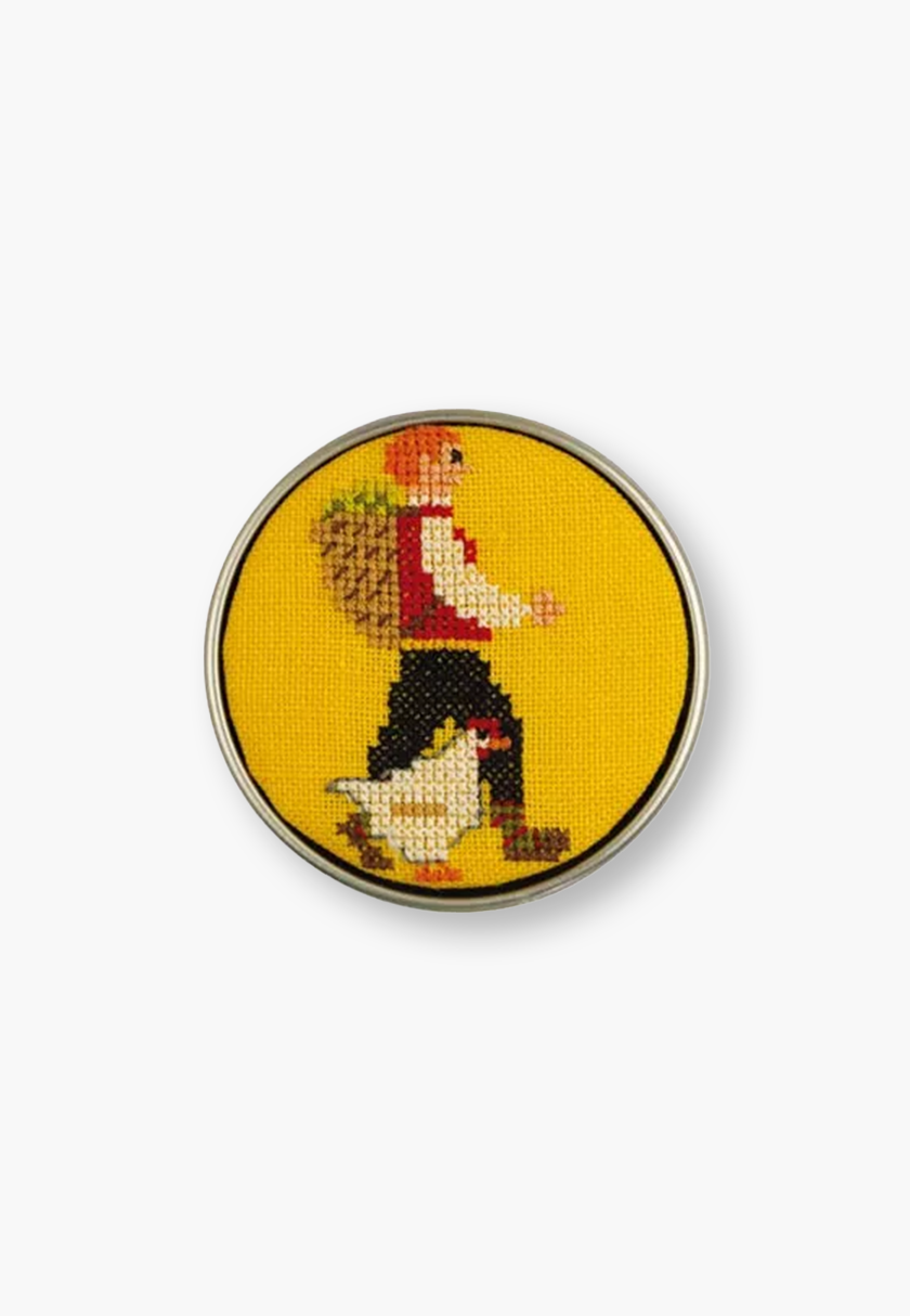 MAISON SAJOU – Alsatian Grape Picker Cross-Stitch Kit – Beginner - Image 2