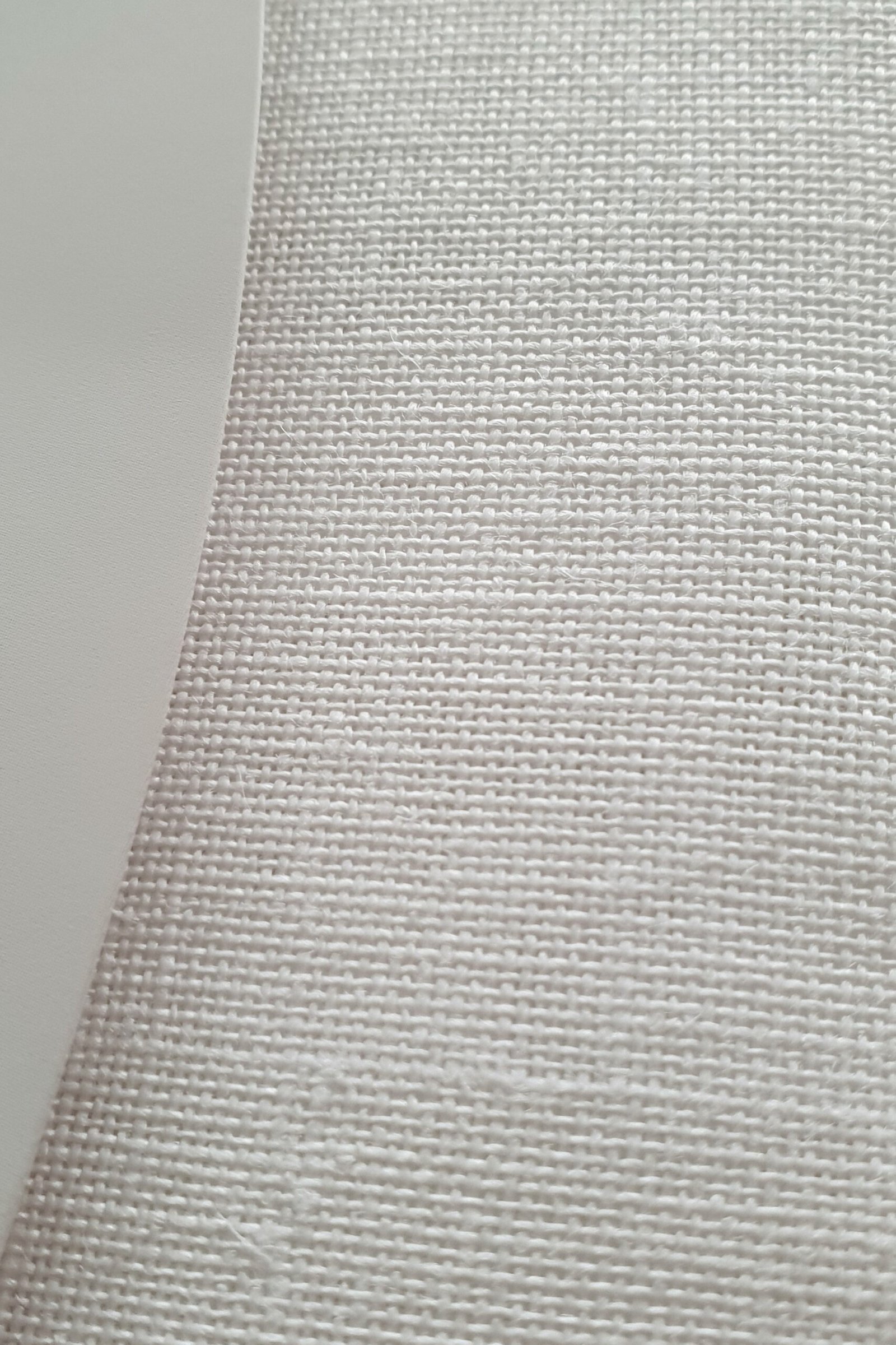 ZWEIGART Belfast 3609 – Precut Linen Fabric 32 Count - Colour 101 - (48 × 68 cm) - Image 2