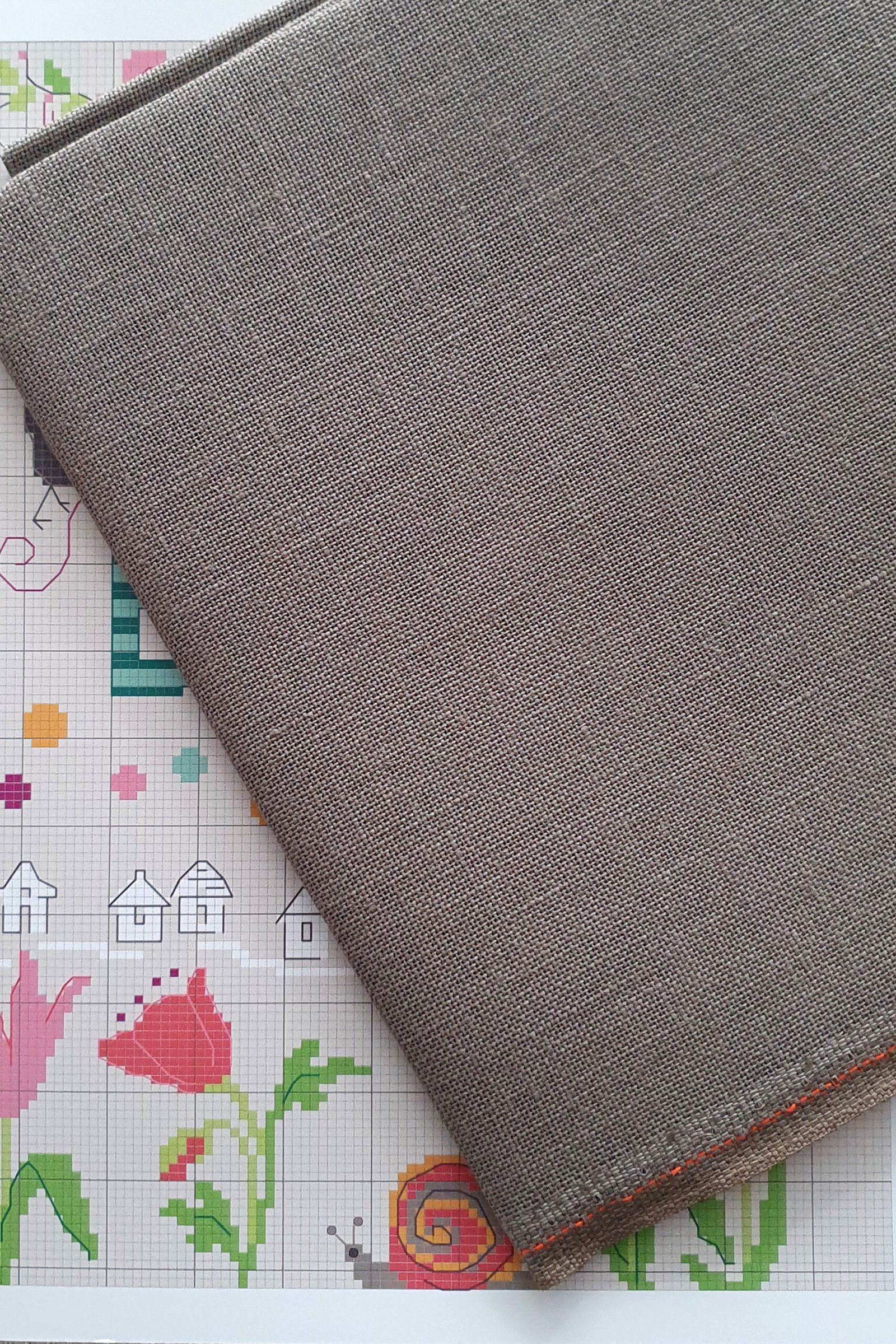 ZWEIGART Belfast 3609 – Tessuto di lino pretagliato 32 count - Colore 7025 - (48 × 68 cm) - immagine 3