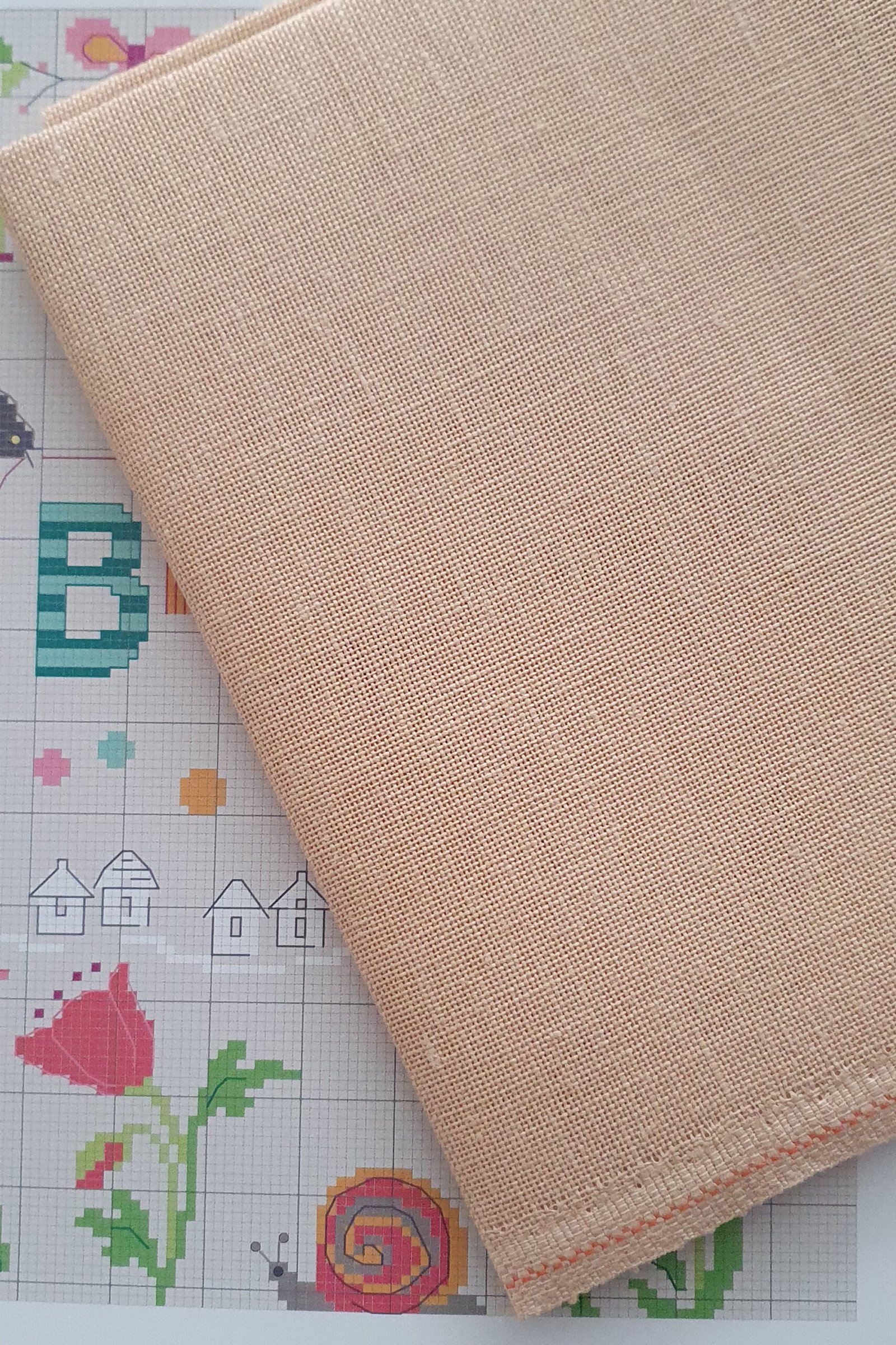 ZWEIGART Cashel 3281 – Precut Linen Fabric 28 Count - Colour 322- (48 × 68 cm) - Image 5