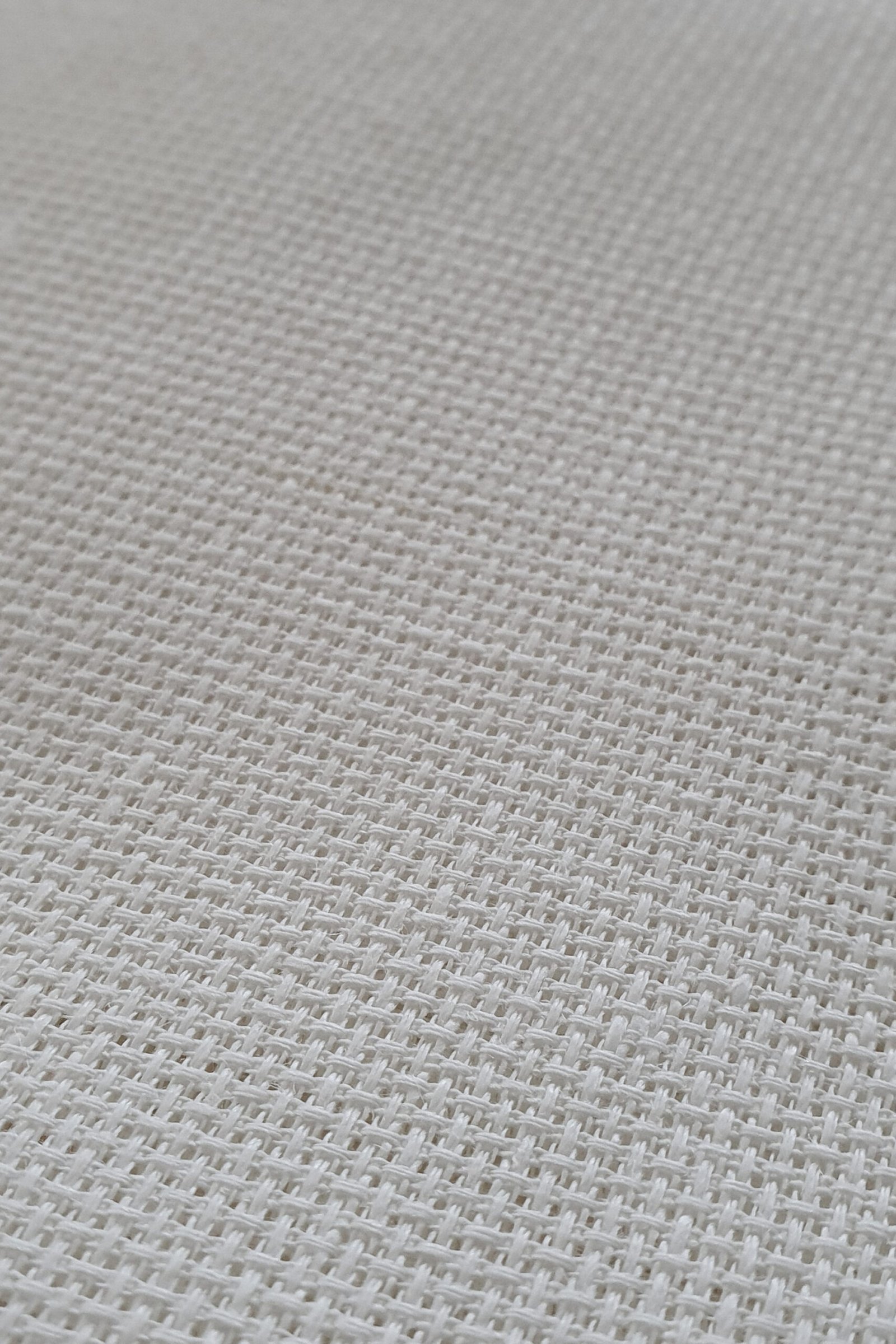 F.lli Graziano Emiane Linen – 28 Count, Crème – 180 cm Width - Image 3