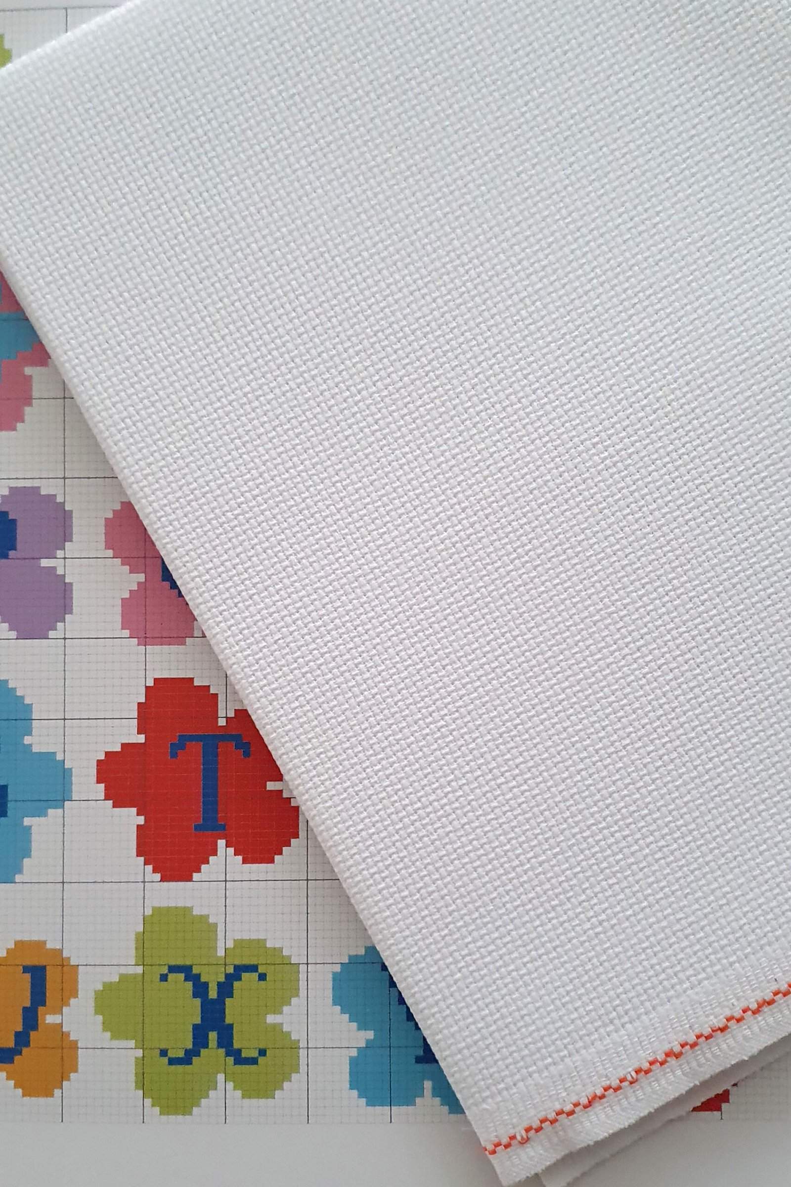 ZWEIGART Aida 3251 – Precut Cotton Aida Fabric 16 Count - Colour 100 - (48 × 53 cm) - Image 4