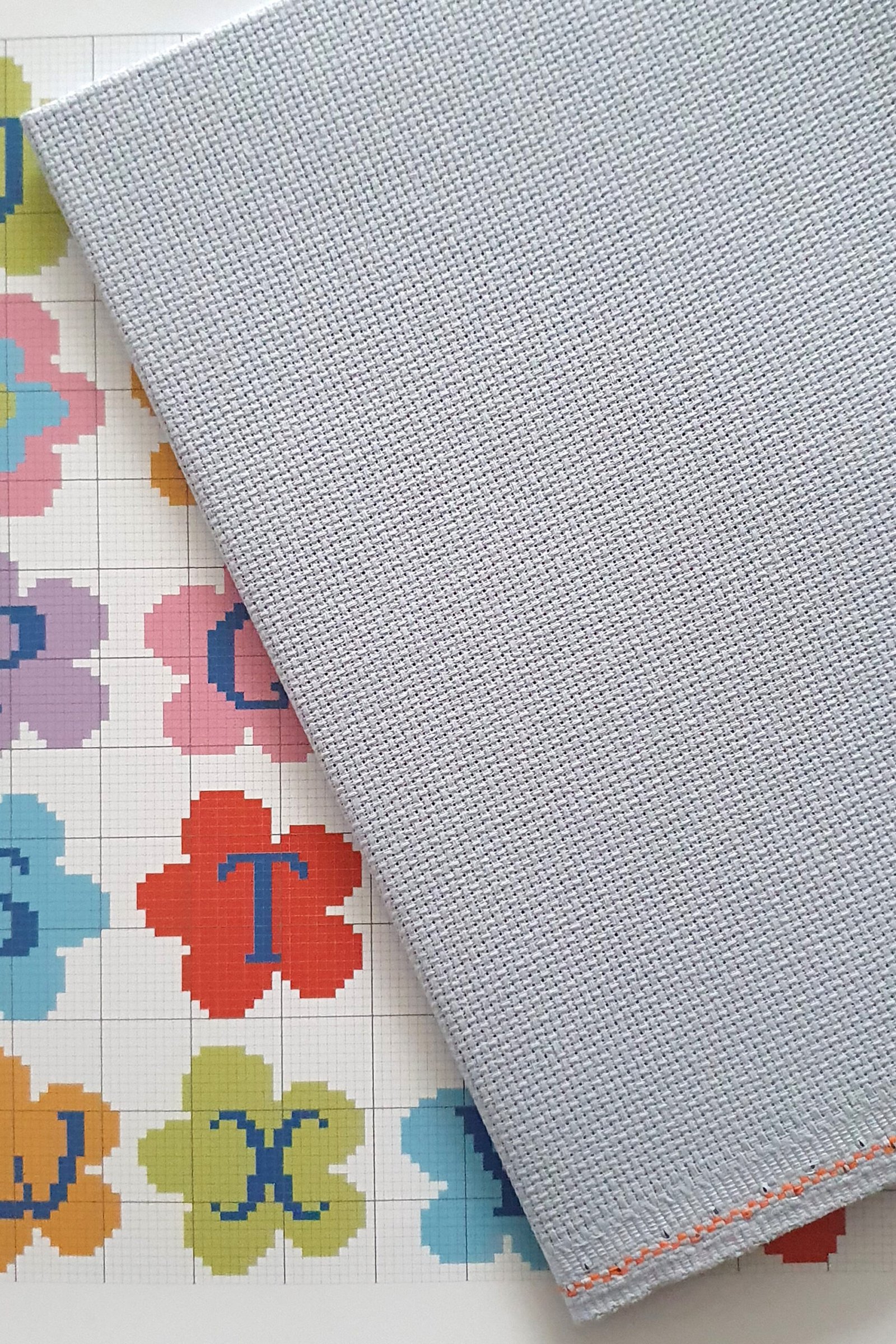 ZWEIGART Aida 3251– Precut Cotton Aida Fabric 16 Count - Colour 713 - (48 × 53 cm) - Image 4