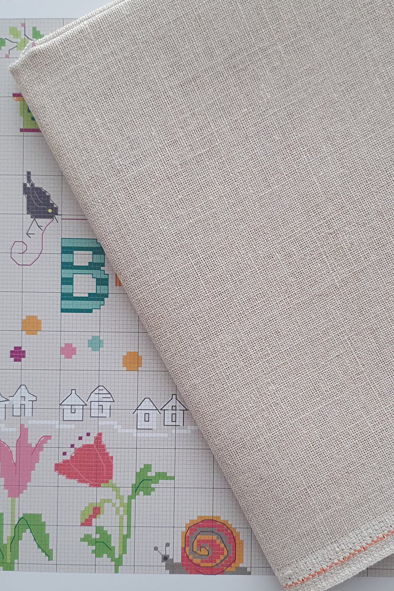 ZWEIGART Belfast 3609 – Precut Linen Fabric 32 Count - Colour 52 - (48 × 68 cm) - Image 4