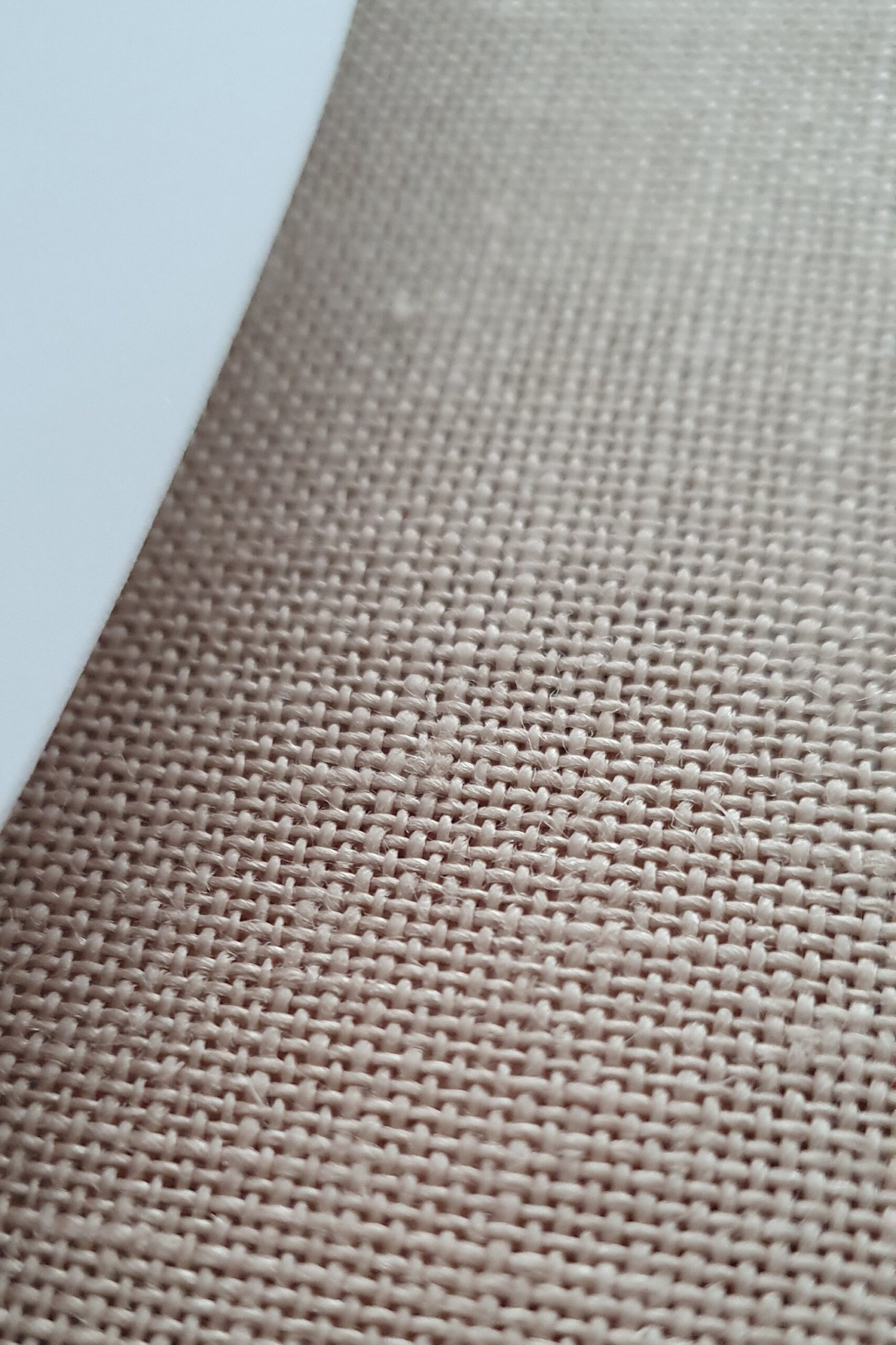 ZWEIGART Cashel 3281 – Precut Linen Fabric 28 Count - Colour 309 - (48 × 68 cm) - Image 4