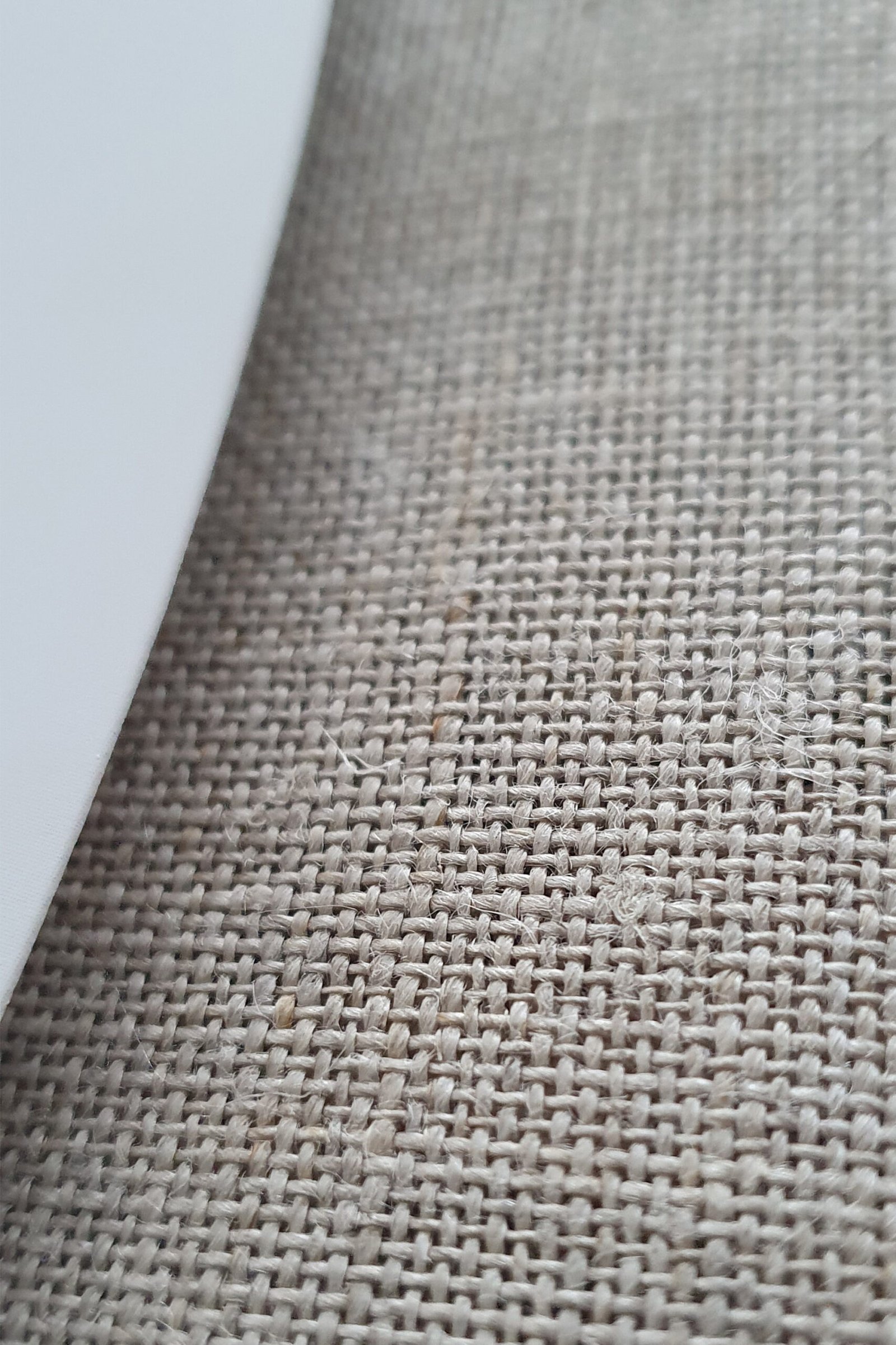 ZWEIGART Cashel 3281 – Precut Linen Fabric 28 Count - Colour 53 - (48 × 68 cm) - Image 4