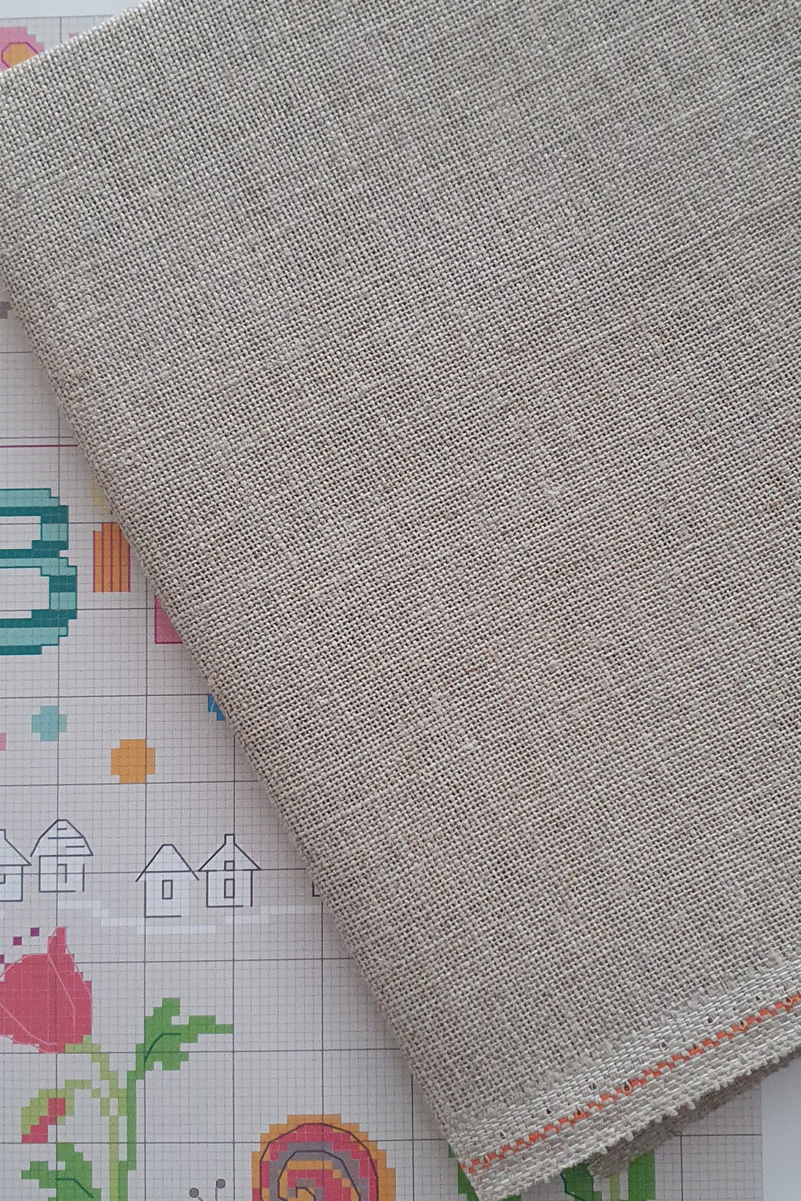 ZWEIGART Cashel 3281 – Precut Linen Fabric 28 Count - Colour 53 - (48 × 68 cm) - Image 5