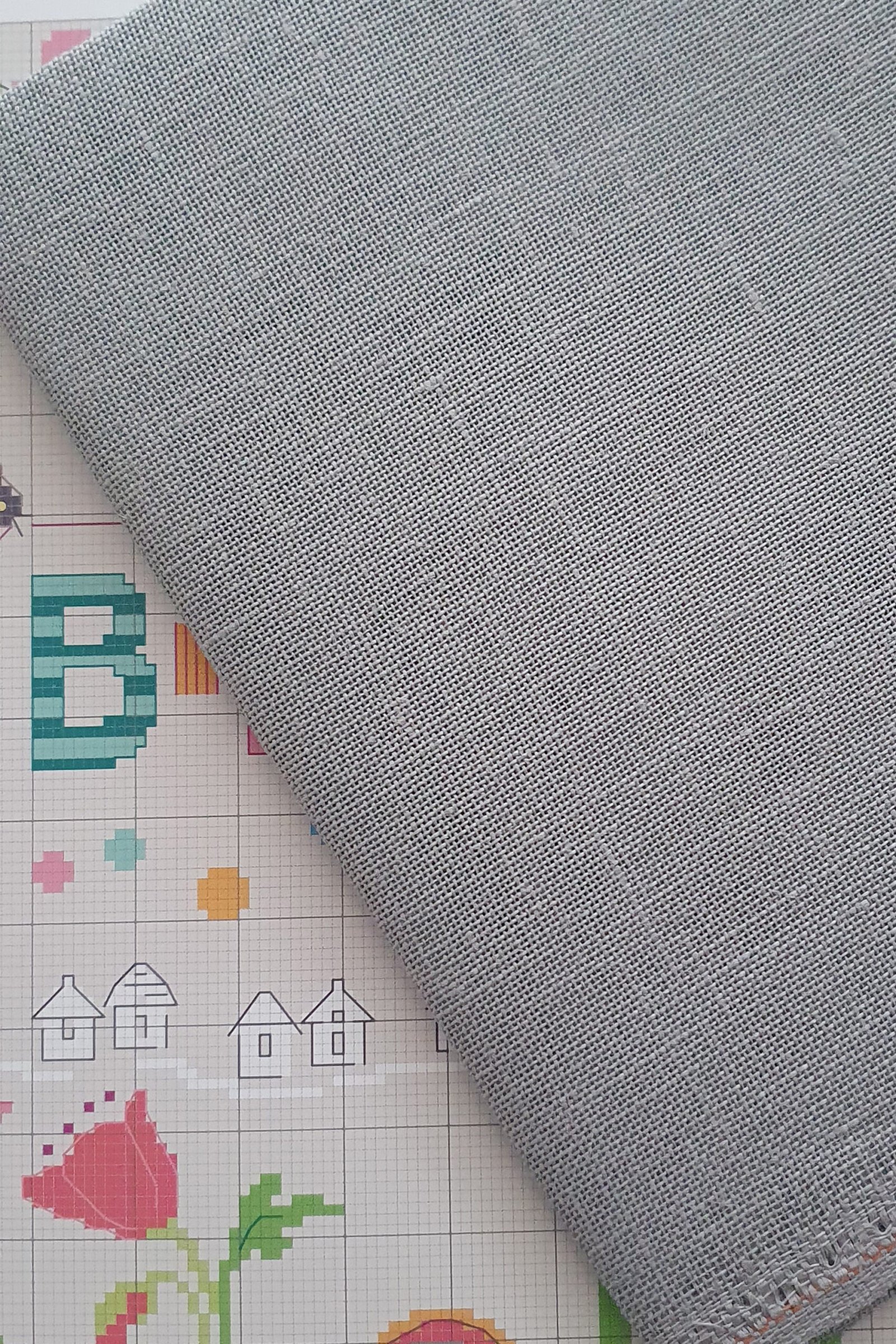 ZWEIGART Cashel 3281 – Precut Linen Fabric 28 Count - Colour 705- (48 × 68 cm) - Image 4