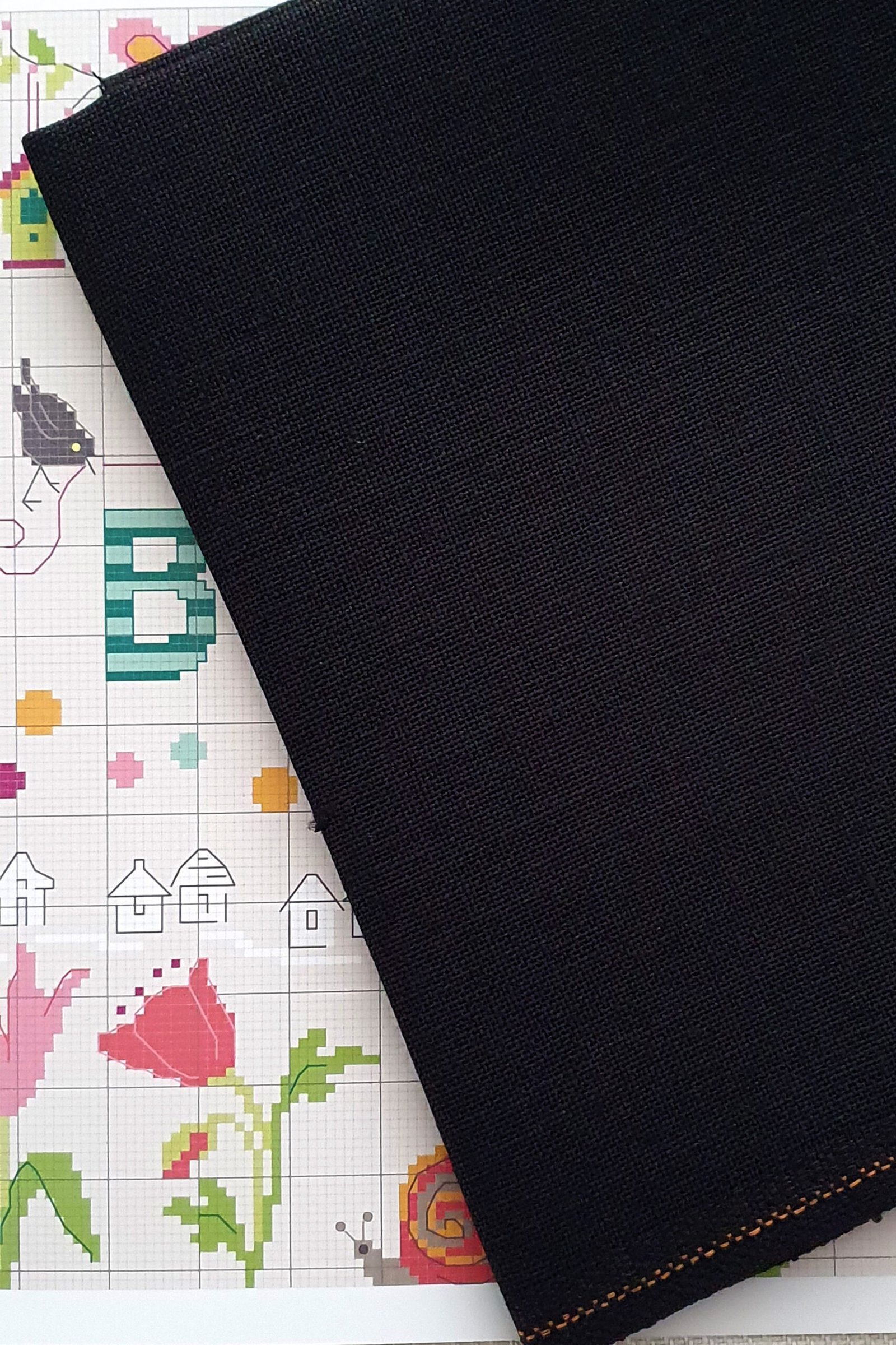 ZWEIGART Cashel 3281 – Precut Linen Fabric 28 Count - Colour 720 - (48 × 68 cm) - Image 4