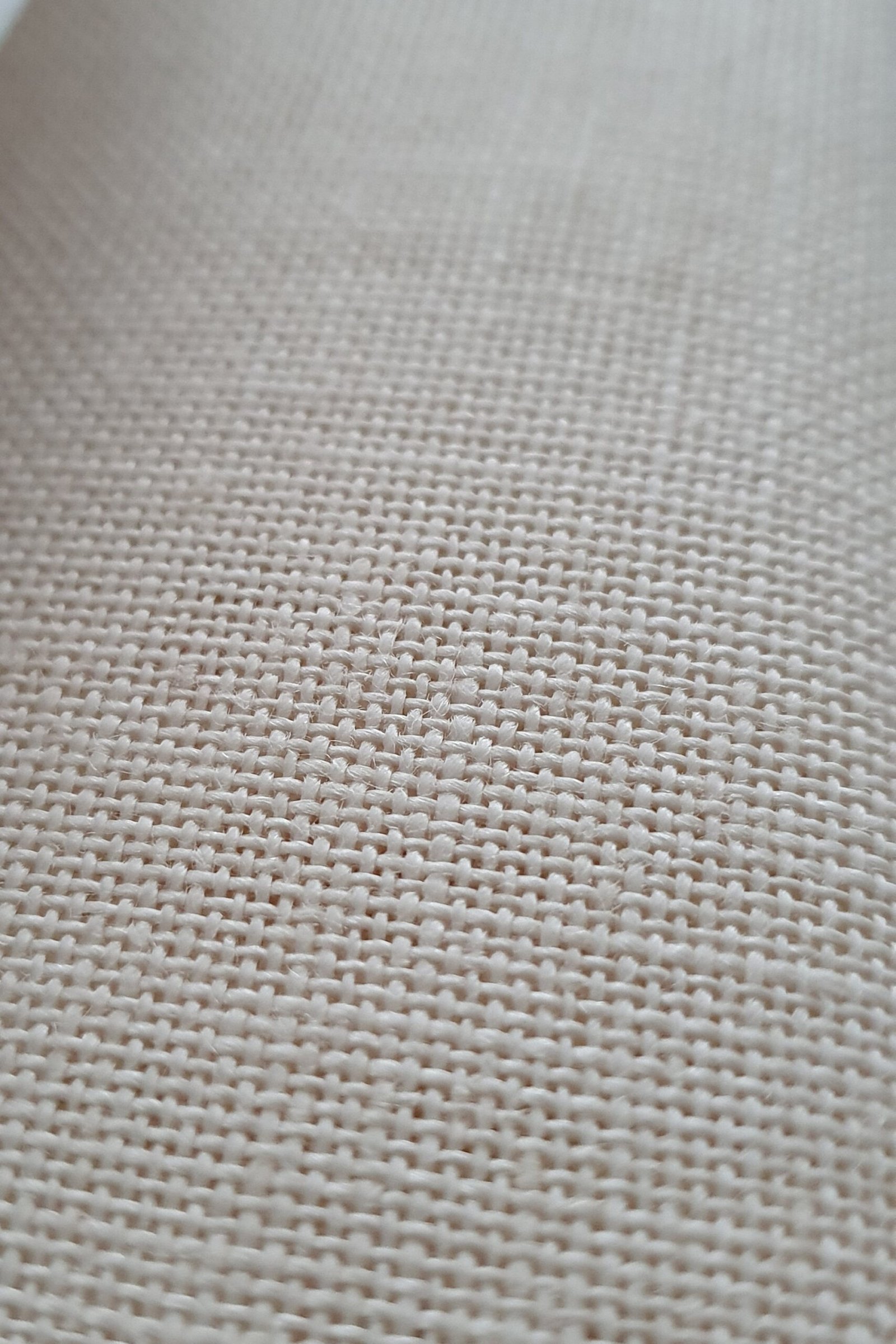 ZWEIGART Cashel 3281 – Precut Linen Fabric 28 Count - Colour 99 - (48 × 68 cm) - Image 5