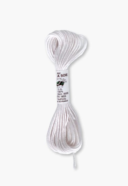 Au Ver à Soie Soie d’Alger Paris “4098” – 5 m Skein – Silk Thread