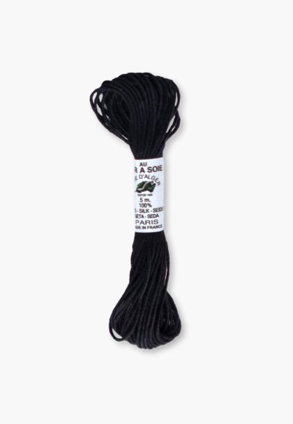 Au Ver à Soie Soie d’Alger Paris “4106” – 5 m Skein – Silk Thread
