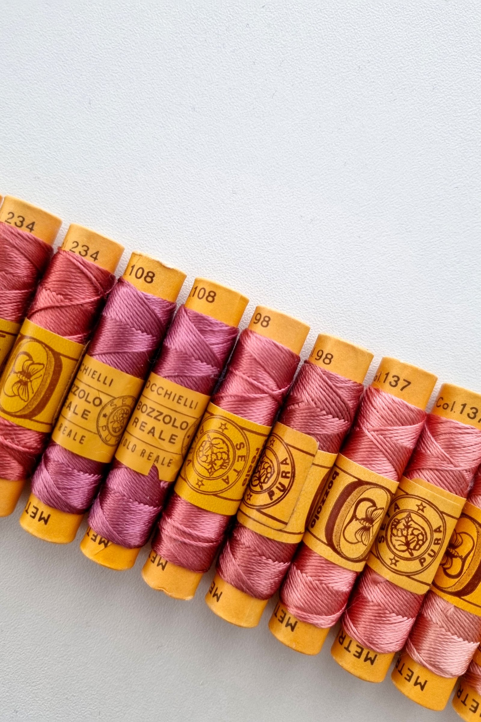Bozzolo Reale & Tre Stelle – Vintage Silk Thread – Size 24 – 14 Antique Rose Spools - Image 7