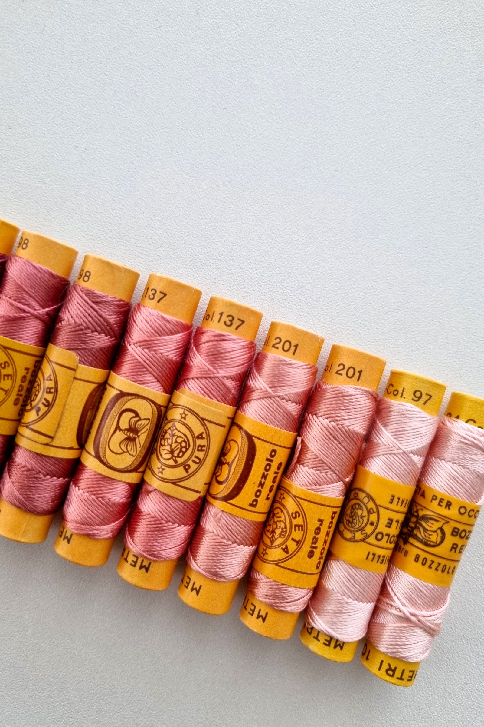 Bozzolo Reale & Tre Stelle – Vintage Silk Thread – Size 24 – 14 Antique Rose Spools - Image 8
