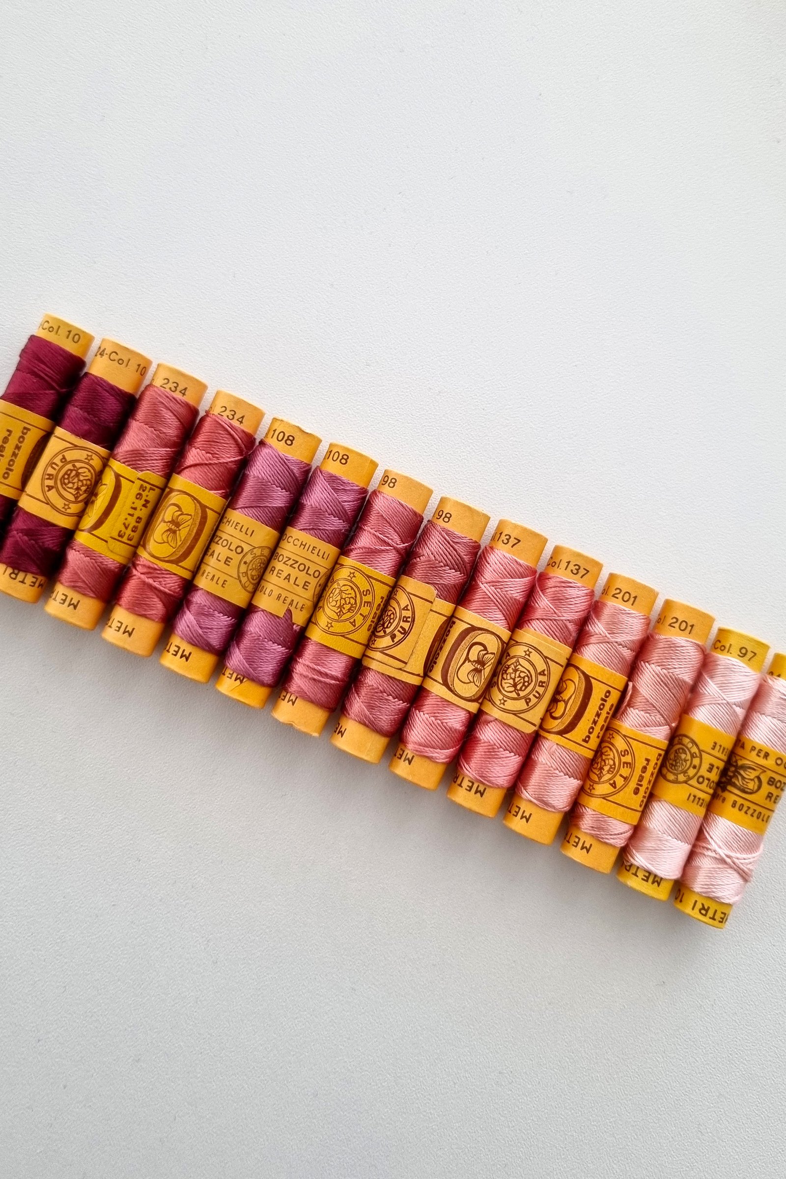 Bozzolo Reale & Tre Stelle – Vintage Silk Thread – Size 24 – 14 Antique Rose Spools - Image 9