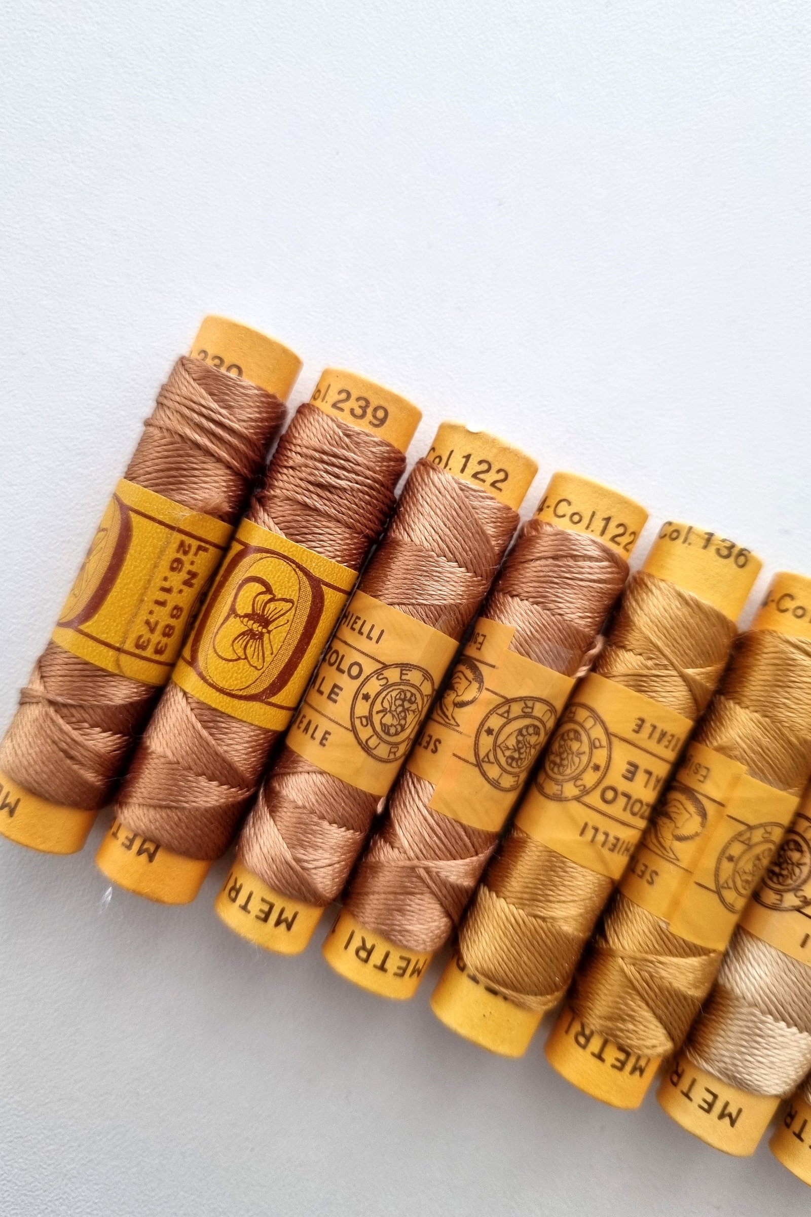 Bozzolo Reale & Tre Stelle – Silk Thread – Nude Hazelnut Set – 14 Spools - Image 6