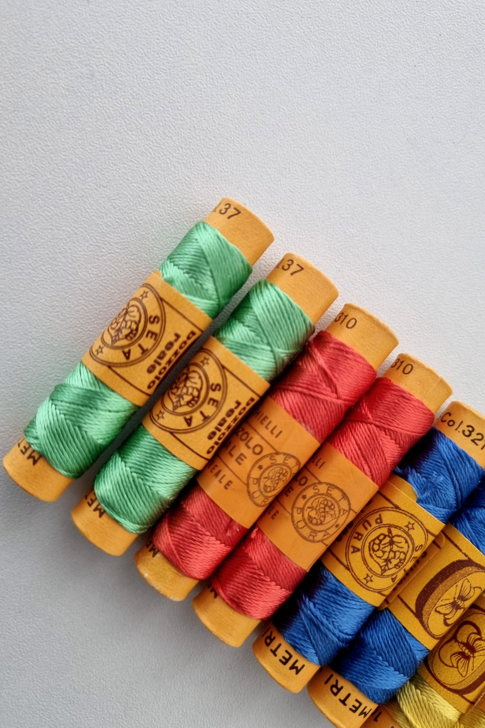 Bozzolo Reale & Tre Stelle – Vintage Silk Thread – Size 24 – 14 Summer Shades Spools - Image 7