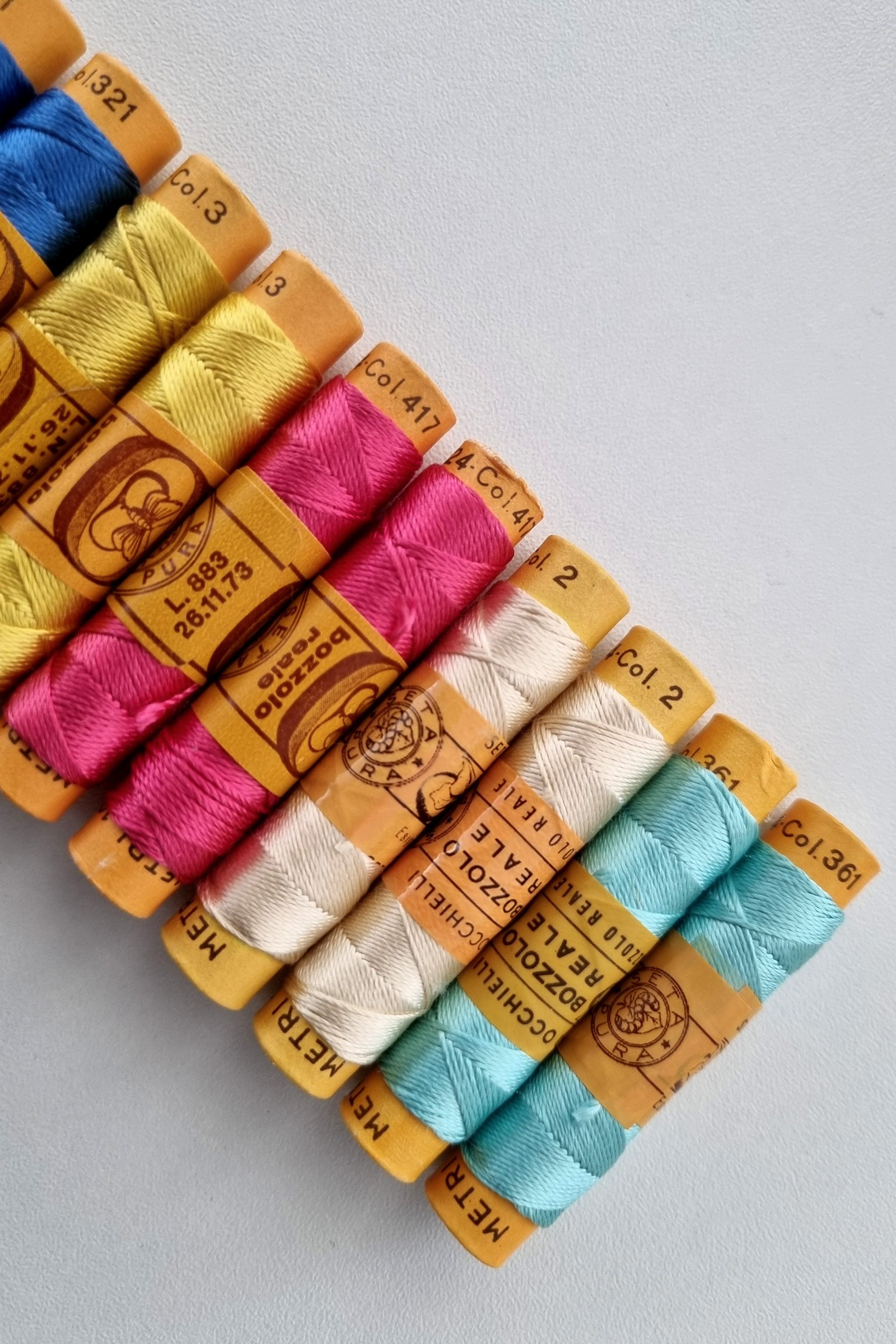 Bozzolo Reale & Tre Stelle – Vintage Silk Thread – Size 24 – 14 Summer Shades Spools - Image 9