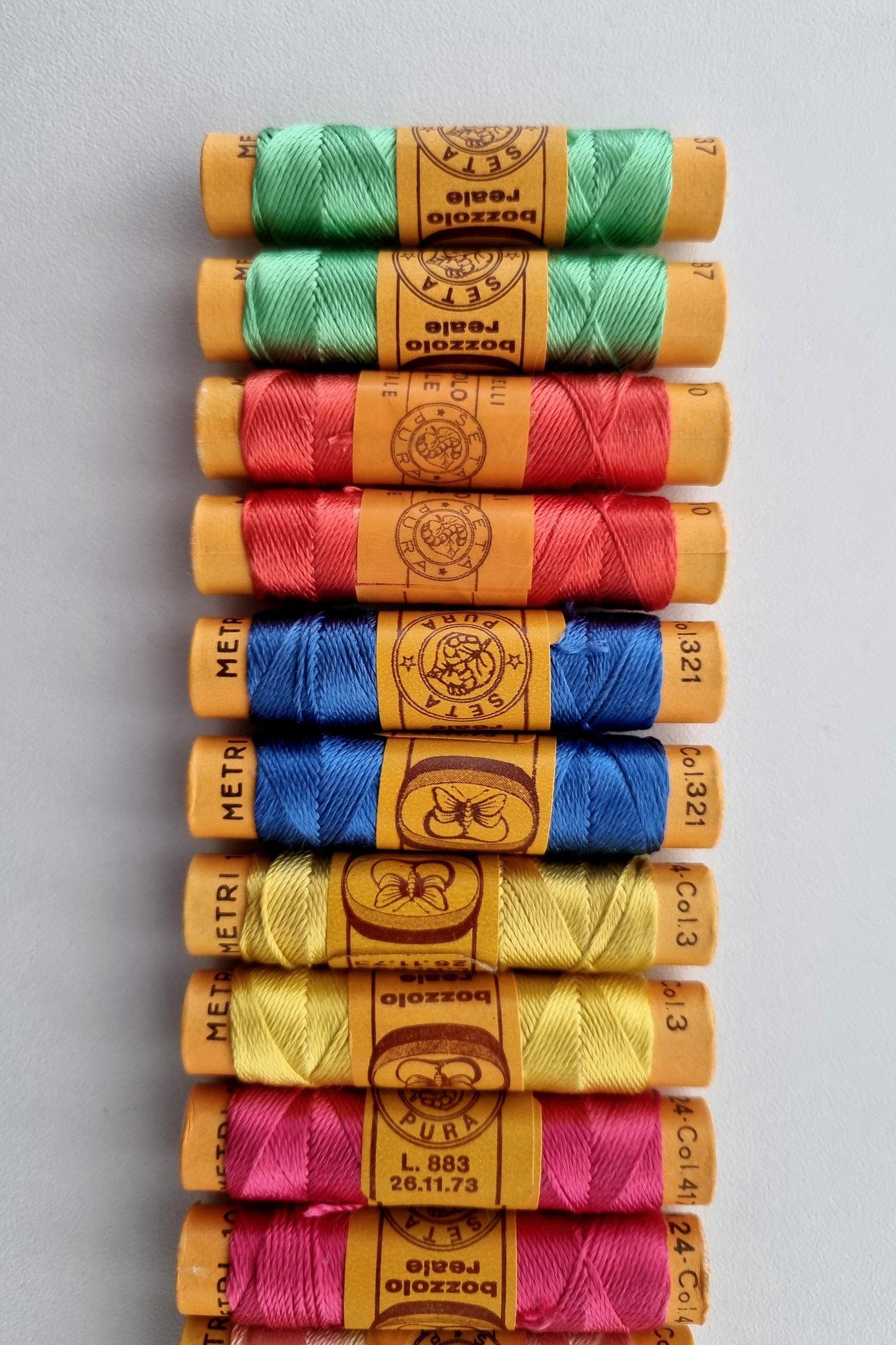 Bozzolo Reale & Tre Stelle – Vintage Silk Thread – Size 24 – 14 Summer Shades Spools - Image 10