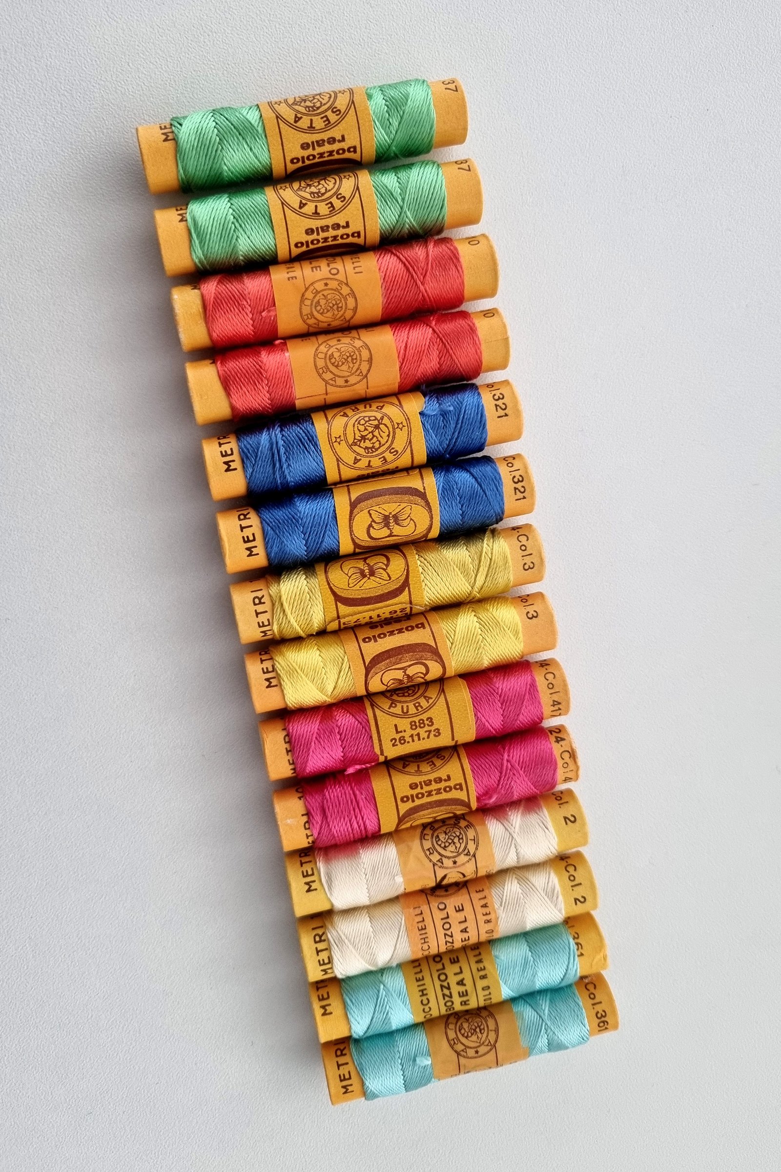 Bozzolo Reale & Tre Stelle – Vintage Silk Thread – Size 24 – 14 Summer Shades Spools - Image 13