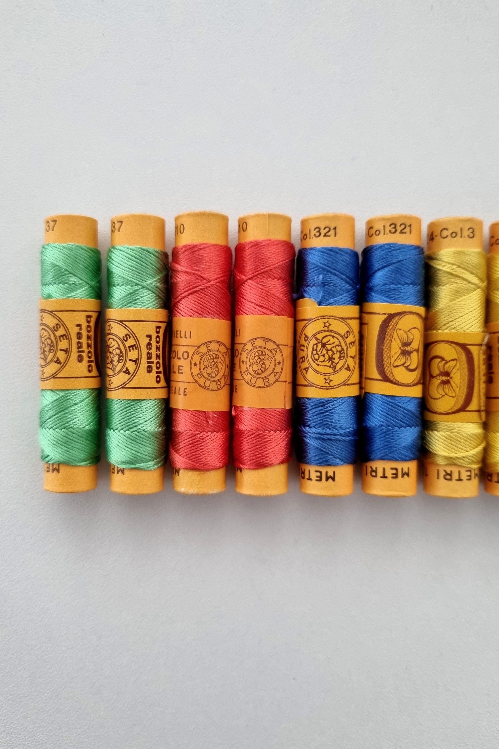 Bozzolo Reale & Tre Stelle – Vintage Silk Thread – Size 24 – 14 Summer Shades Spools - Image 3